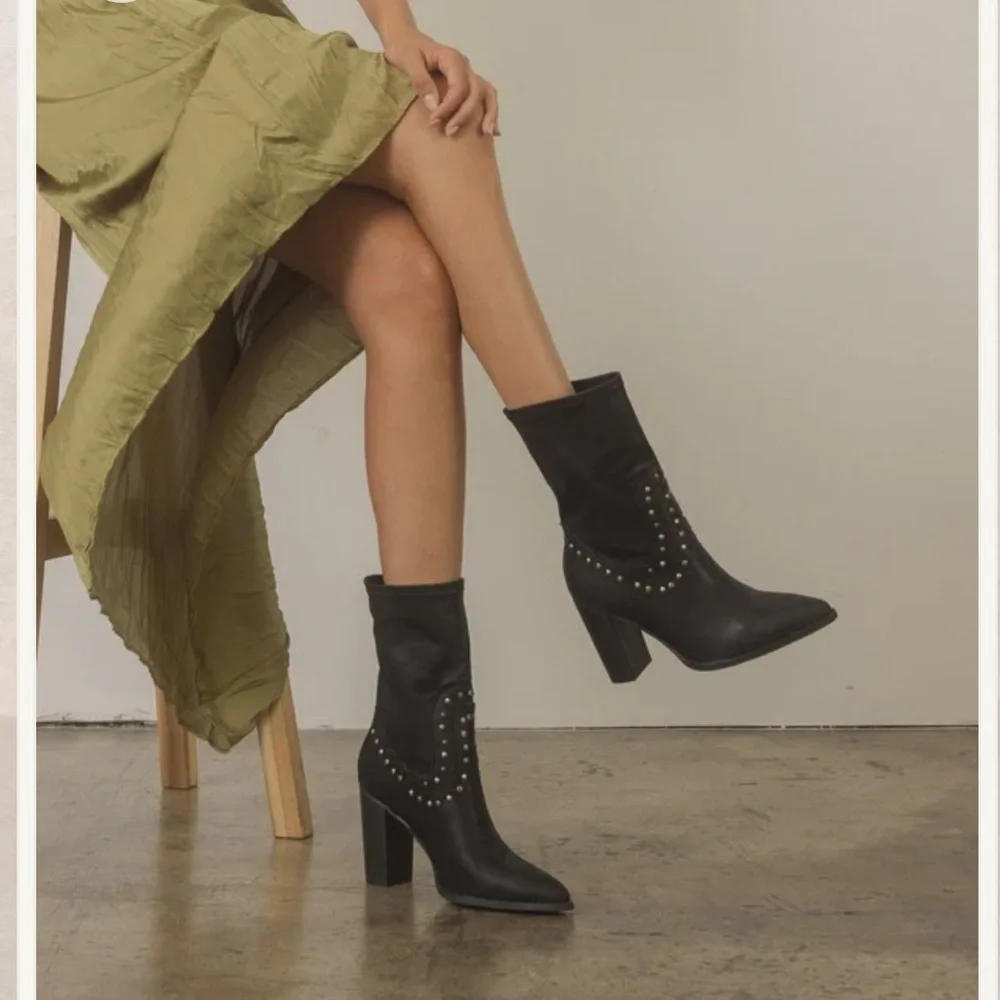 Few left! PARIS STUDDED HEELED BOOT - FAUX LEATHER BLACK - Picture 2 of 11